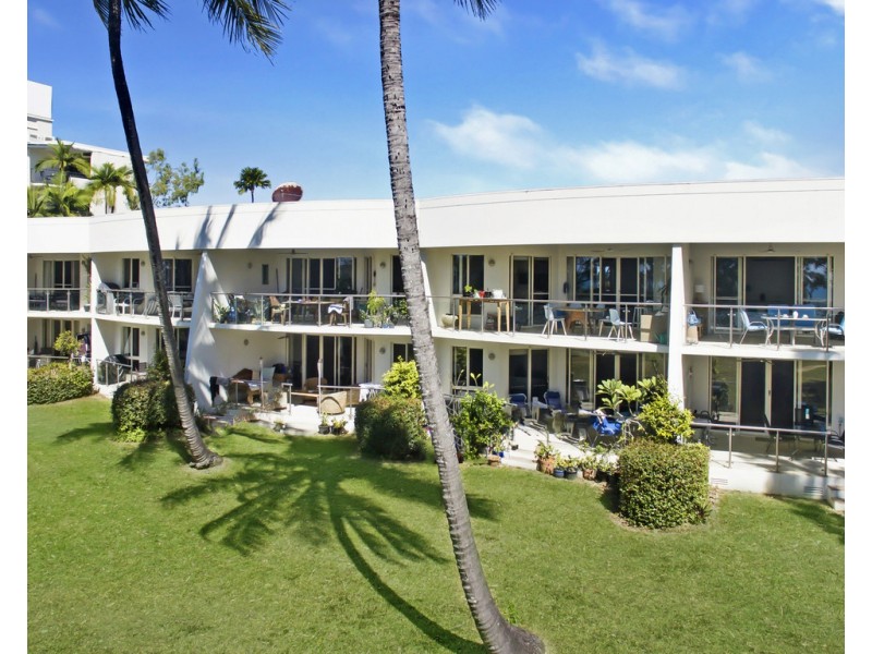 2/96 Moore Street, Trinity Beach QLD 4879