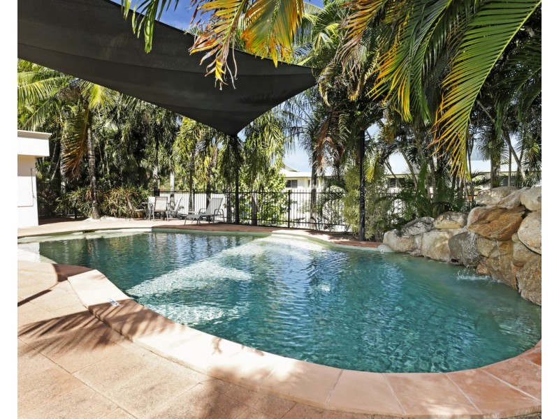 2/96 Moore Street, Trinity Beach QLD 4879