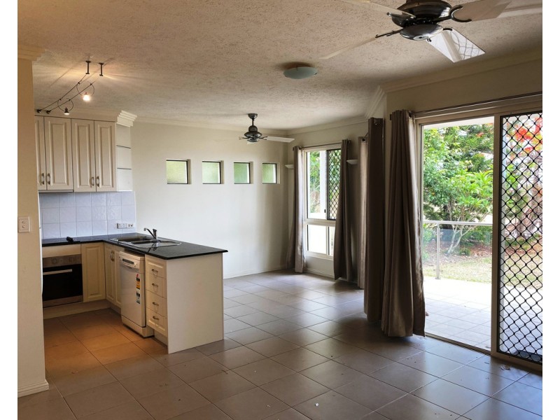 2/96 Moore Street, Trinity Beach QLD 4879