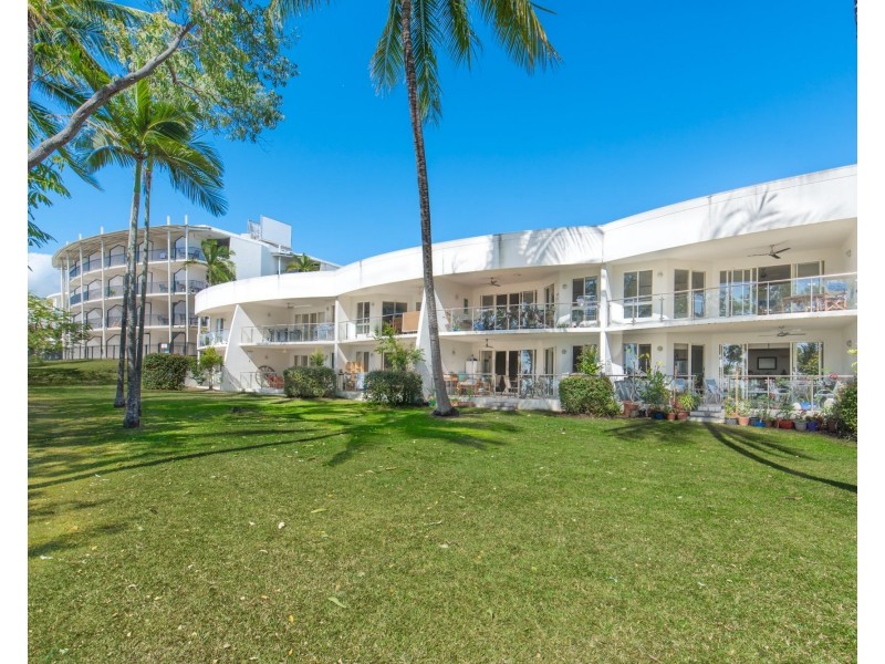 2/96 Moore Street, Trinity Beach QLD 4879