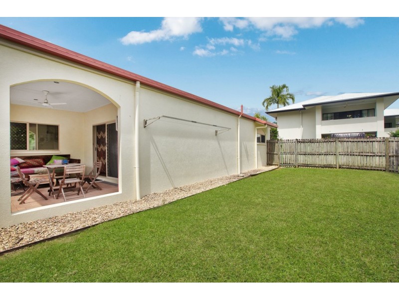 7/5-7 Oyster Court, Trinity Beach QLD 4879