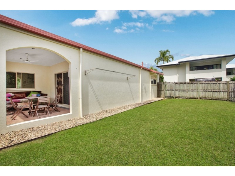 7/5-7 Oyster court, Trinity Beach QLD 4879
