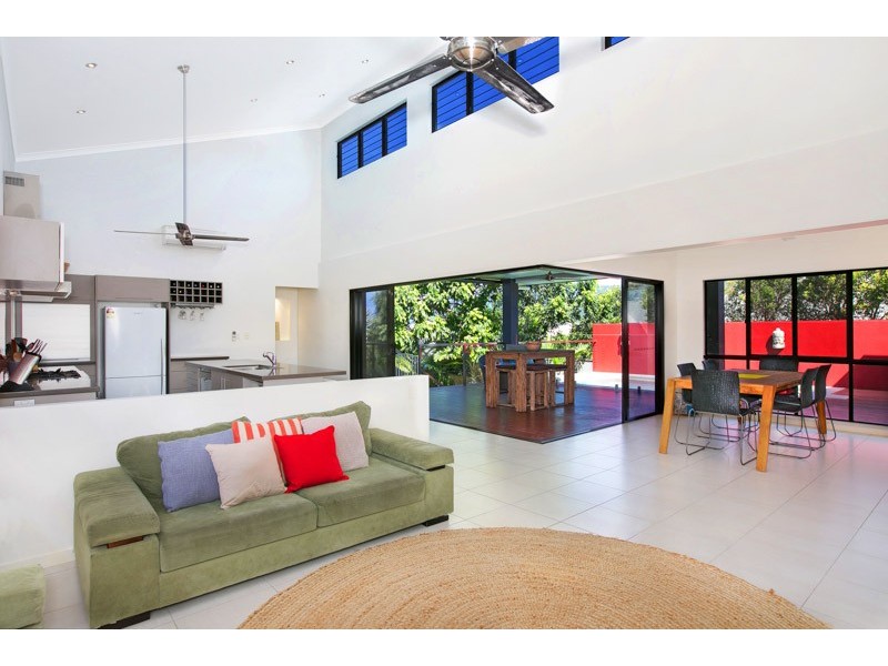 8 Barnacle Street, Trinity Beach QLD 4879