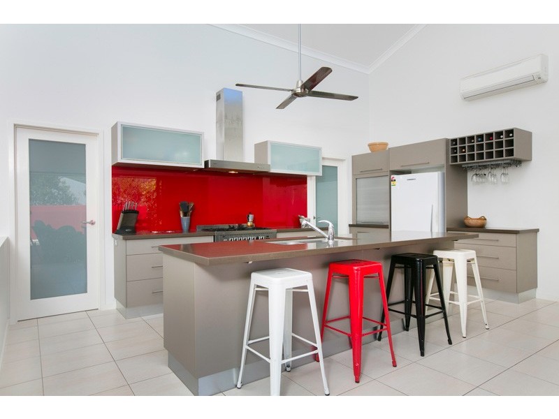 8 Barnacle Street, Trinity Beach QLD 4879