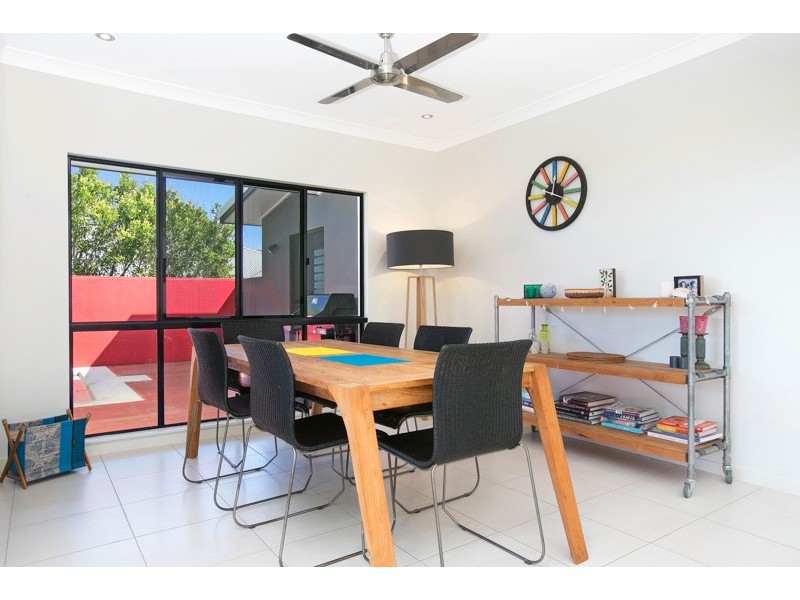 8 Barnacle Street, Trinity Beach QLD 4879