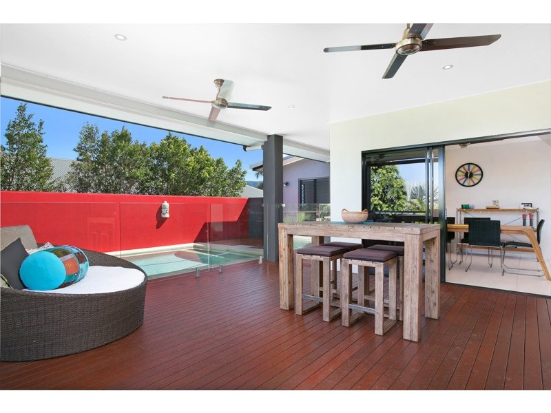 8 Barnacle Street, Trinity Beach QLD 4879