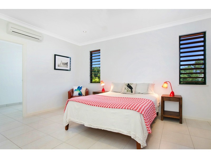 8 Barnacle Street, Trinity Beach QLD 4879