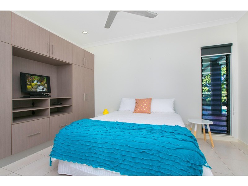 8 Barnacle Street, Trinity Beach QLD 4879