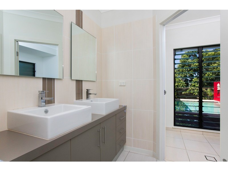 8 Barnacle Street, Trinity Beach QLD 4879