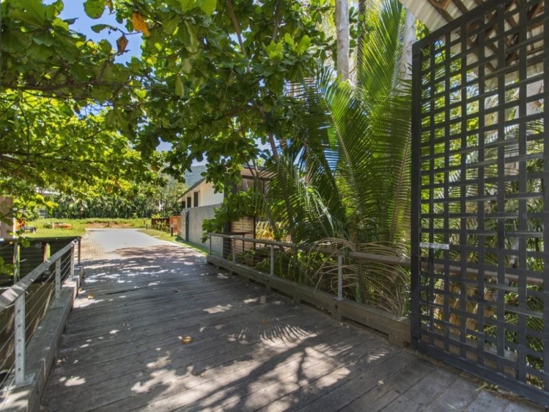 6/23-33 Upolu Esplanade, Clifton Beach QLD 4879