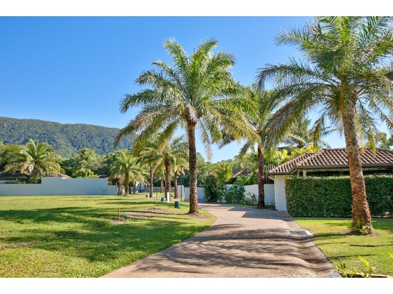 2-12 The Village Way, Palm Cove QLD 4879