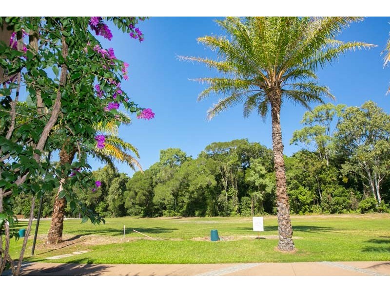 2-12 The Village Way, Palm Cove QLD 4879