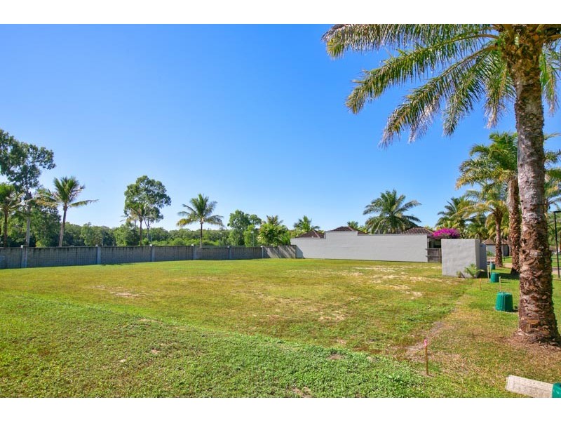 2-12 The Village Way, Palm Cove QLD 4879