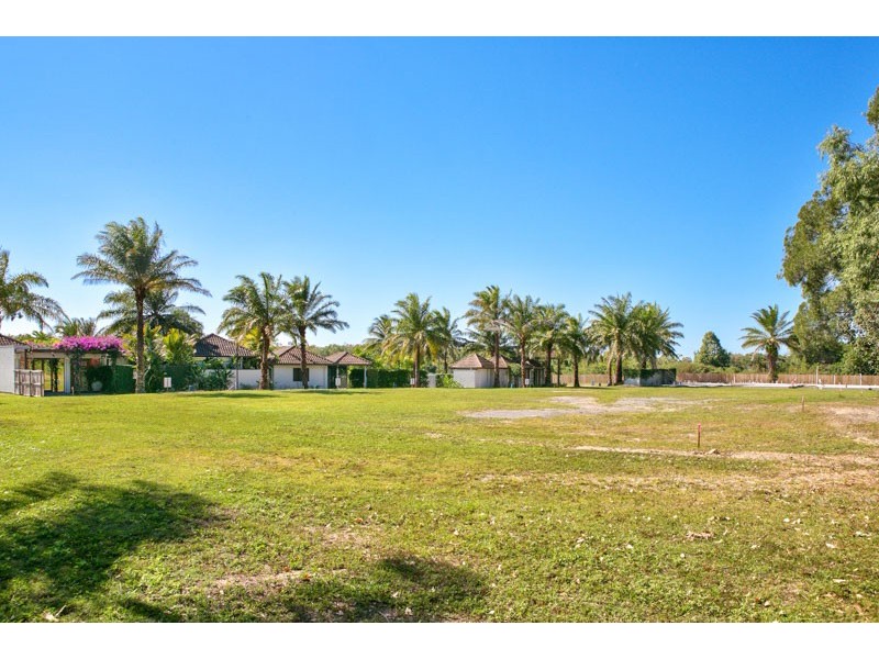 2-12 The Village Way, Palm Cove QLD 4879