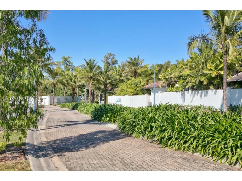 2-12 The Village Way, Palm Cove QLD 4879