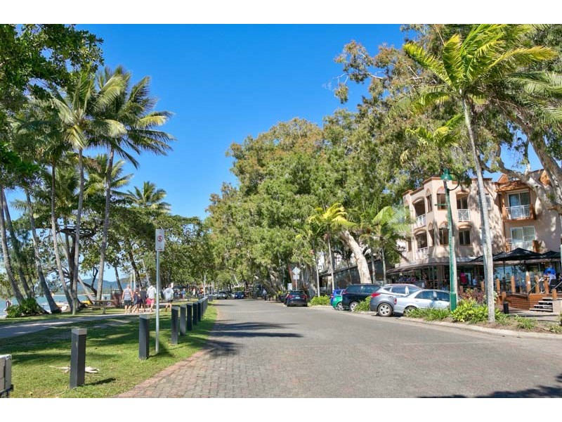 2-12 The Village Way, Palm Cove QLD 4879