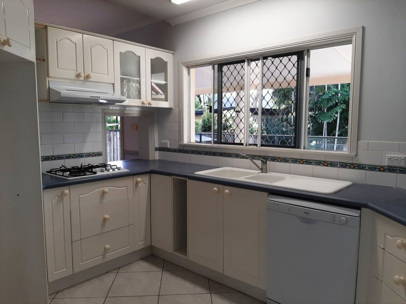 10 Moresby Street, Trinity Beach QLD 4879