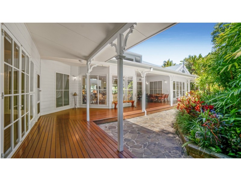 18-20 Woodridge Close, Redlynch QLD 4870