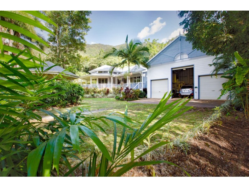 18-20 Woodridge Close, Redlynch QLD 4870