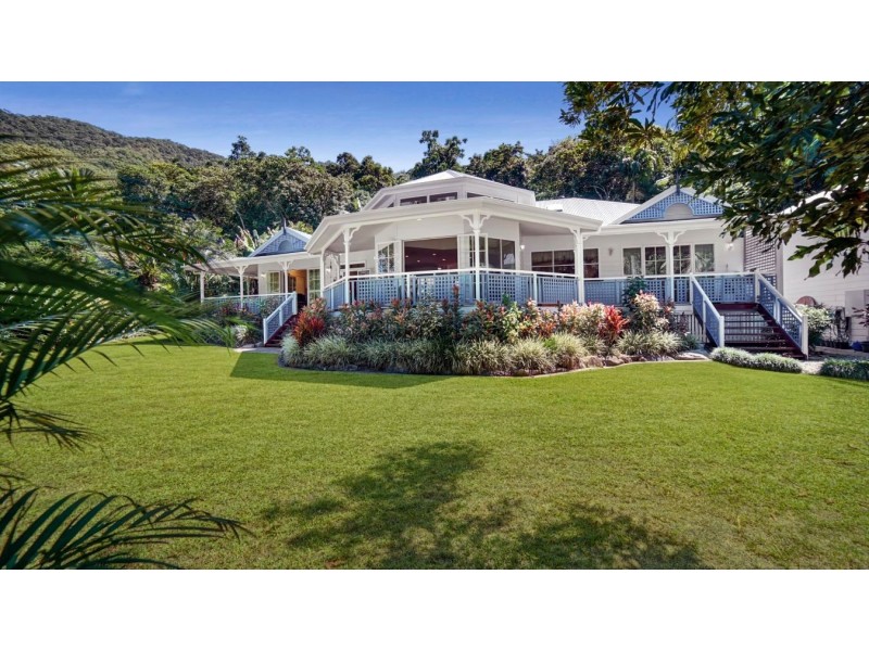 18-20 Woodridge Close, Redlynch QLD 4870