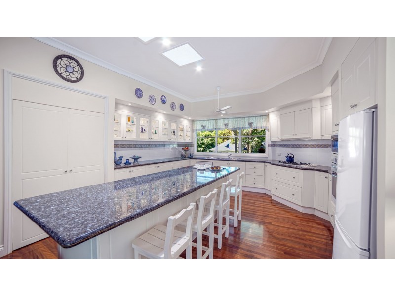 18-20 Woodridge Close, Redlynch QLD 4870