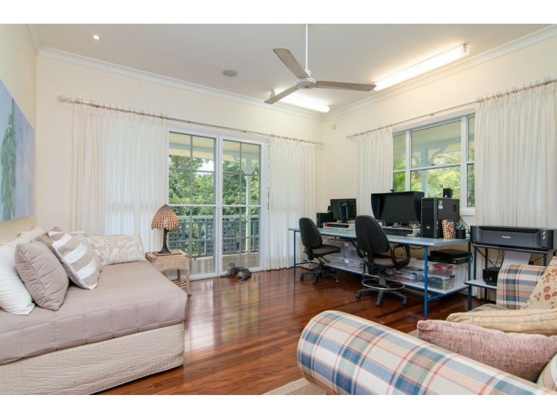 18-20 Woodridge Close, Redlynch QLD 4870