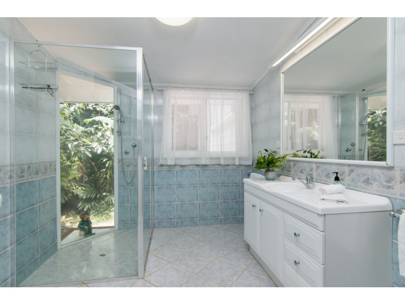 18-20 Woodridge Close, Redlynch QLD 4870