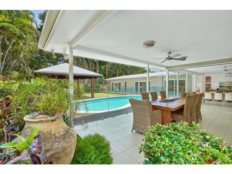 6 Lambus Street, Palm Cove QLD 4879