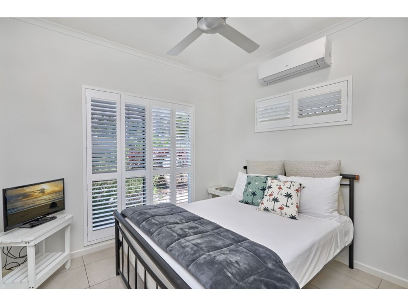 6 Lambus Street, Palm Cove QLD 4879