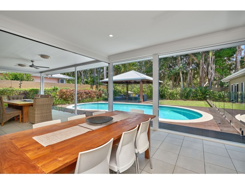 6 Lambus Street, Palm Cove QLD 4879