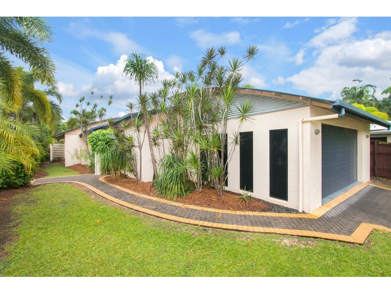 1 Jupiter Close, Clifton Beach QLD 4879