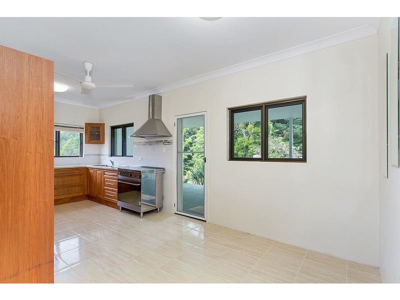 6 Jarawee Road, Kuranda QLD 4881