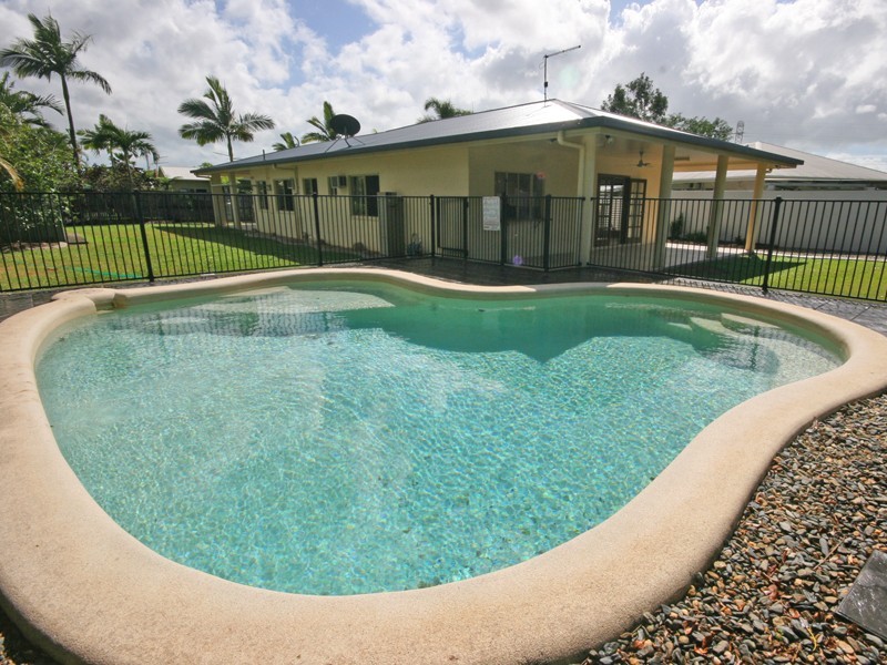 3 Mistletoe Close, Kamerunga QLD 4870