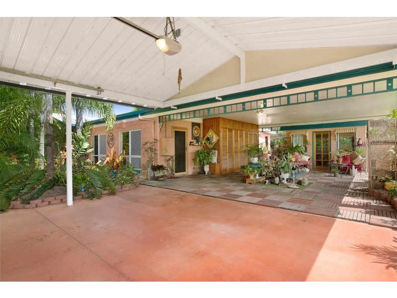 5 Baronia Crescent, Holloways Beach QLD 4878