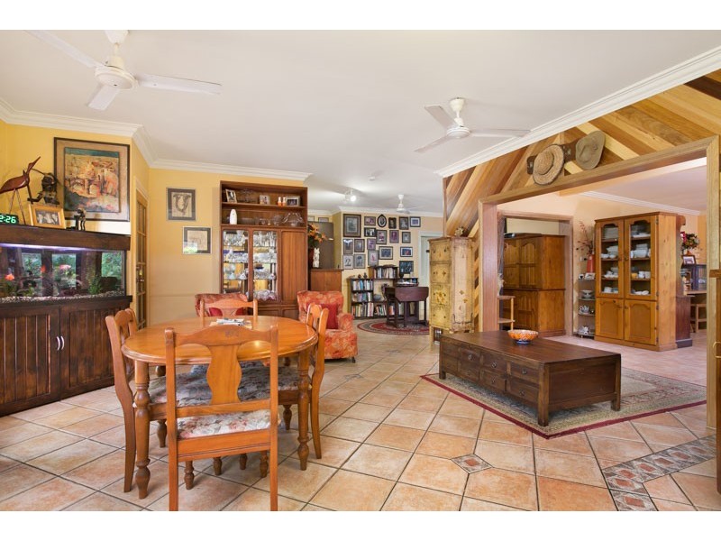 5 Baronia Crescent, Holloways Beach QLD 4878