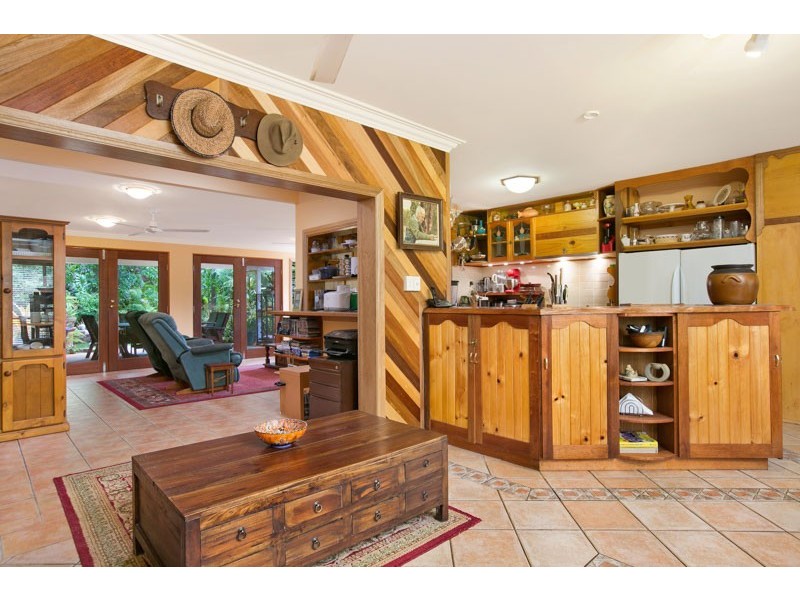 5 Baronia Crescent, Holloways Beach QLD 4878
