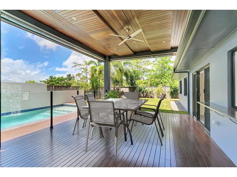 2 Jabiru Court, Smithfield QLD 4878