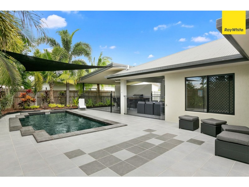 10 Redcap Bend, Trinity Park QLD 4879