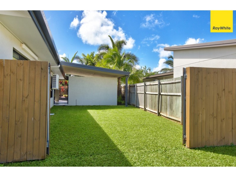 10 Redcap Bend, Trinity Park QLD 4879