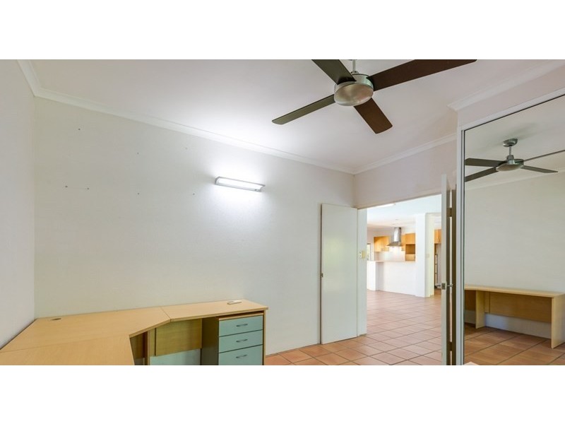 4 Squeaky Close, Kewarra Beach QLD 4879