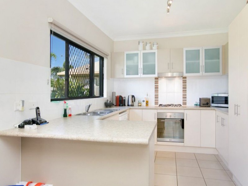 6 Brookville Gardens, Smithfield QLD 4878