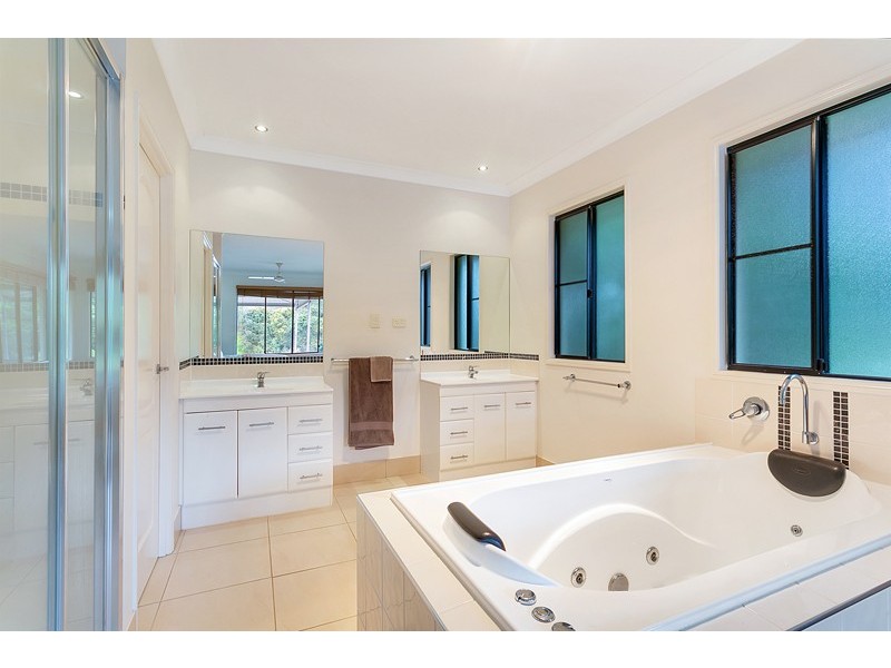 61 Stoney Creek Road, Speewah QLD 4881