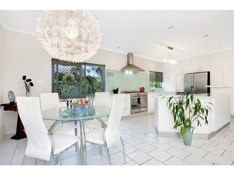 5 Conch Close, Trinity Beach QLD 4879