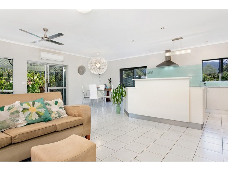 5 Conch Close, Trinity Beach QLD 4879