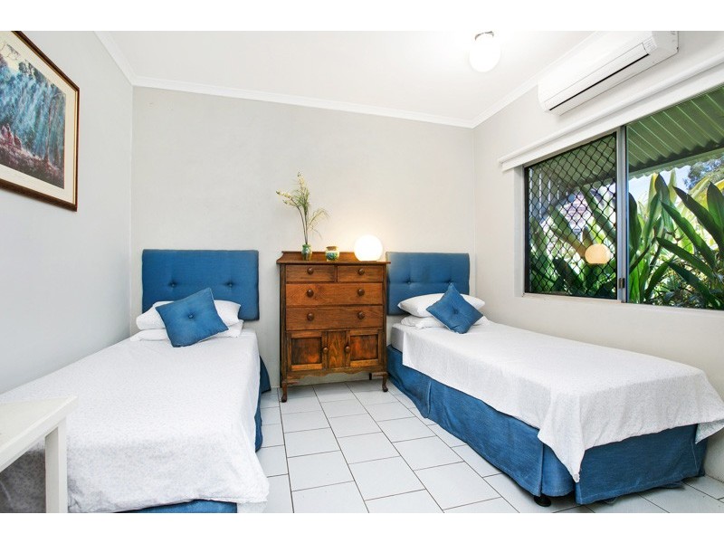 5 Conch Close, Trinity Beach QLD 4879