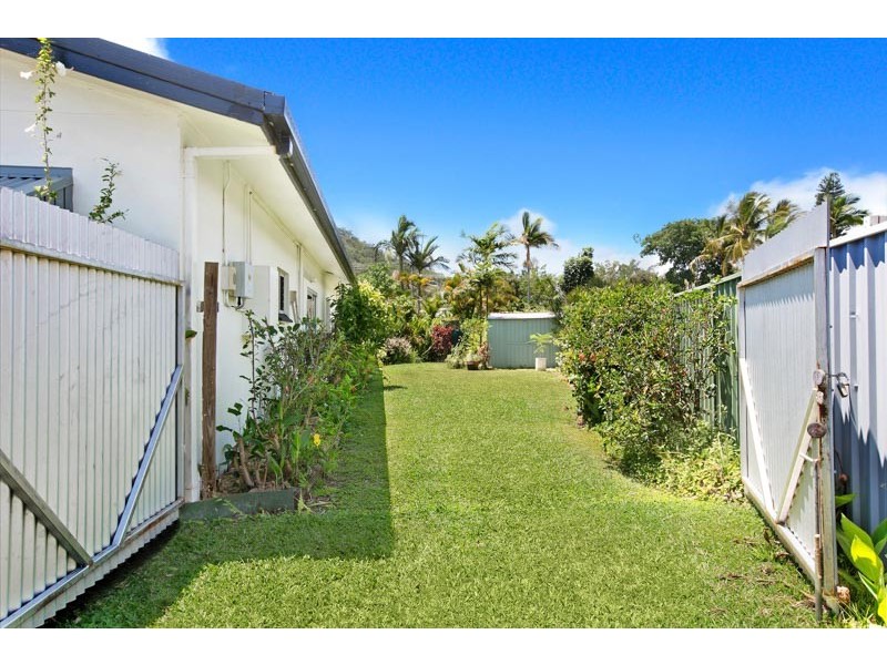5 Conch Close, Trinity Beach QLD 4879