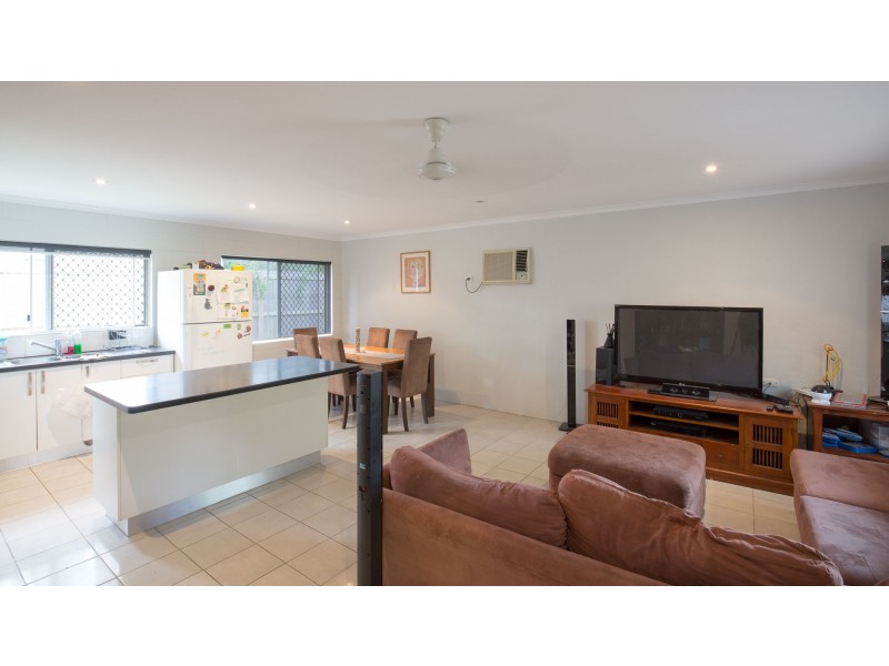 8A Wewak Street, Trinity Beach QLD 4879