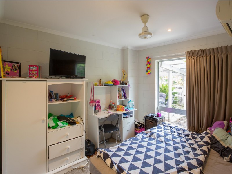 8A Wewak Street, Trinity Beach QLD 4879