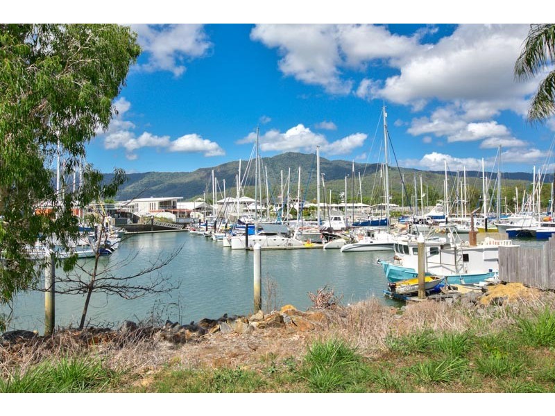 13 Riverside Parade, Trinity Park QLD 4879