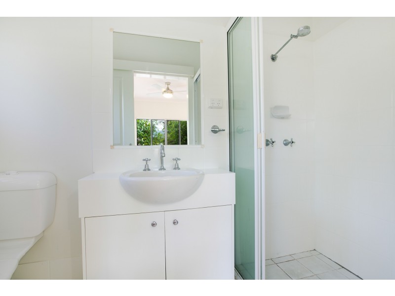6 Castaways Close, Kewarra Beach QLD 4879